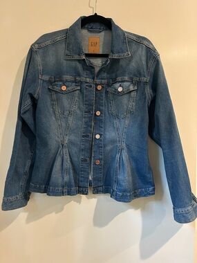 GAP Women's Medium Blue Denim Jacket with Button Front